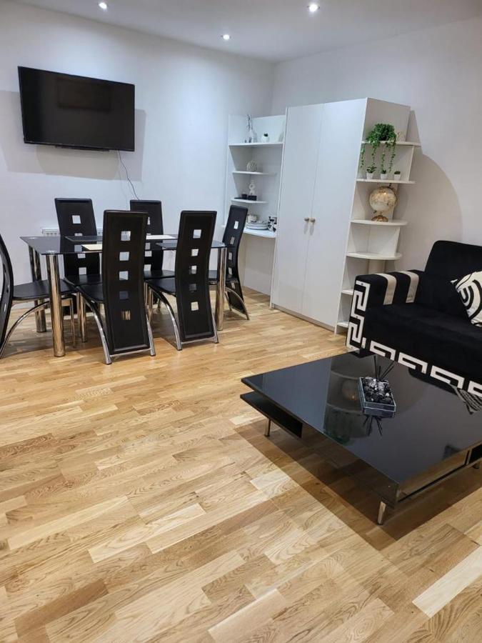 Fancy Basement Flat A Apartamento Londres Exterior foto