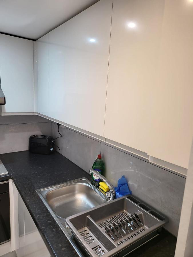 Fancy Basement Flat A Apartamento Londres Exterior foto