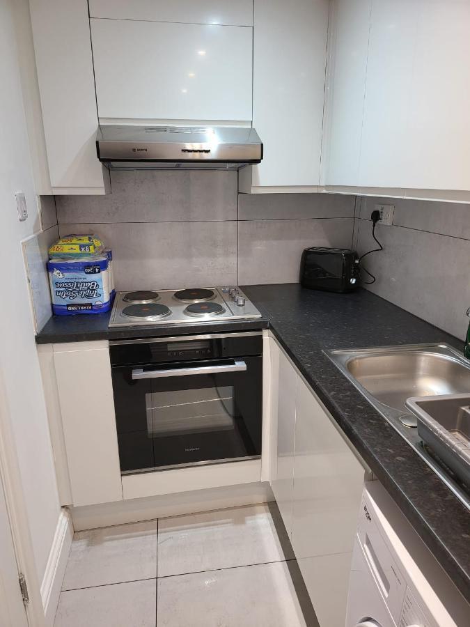 Fancy Basement Flat A Apartamento Londres Exterior foto